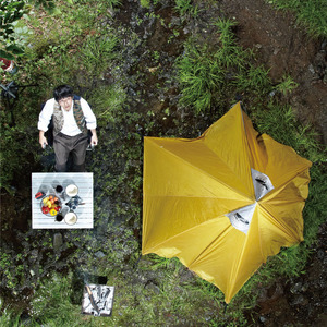 保守妻子被调教成荡 妇
